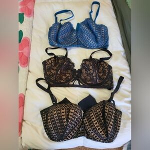 Elegant Lace Women's Bra Set - Black and Blue